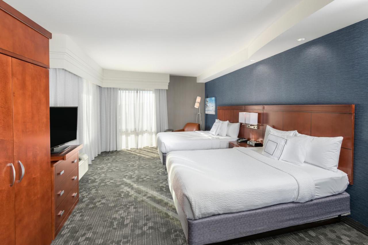 Courtyard By Marriott San Diego Oceanside Exterior photo