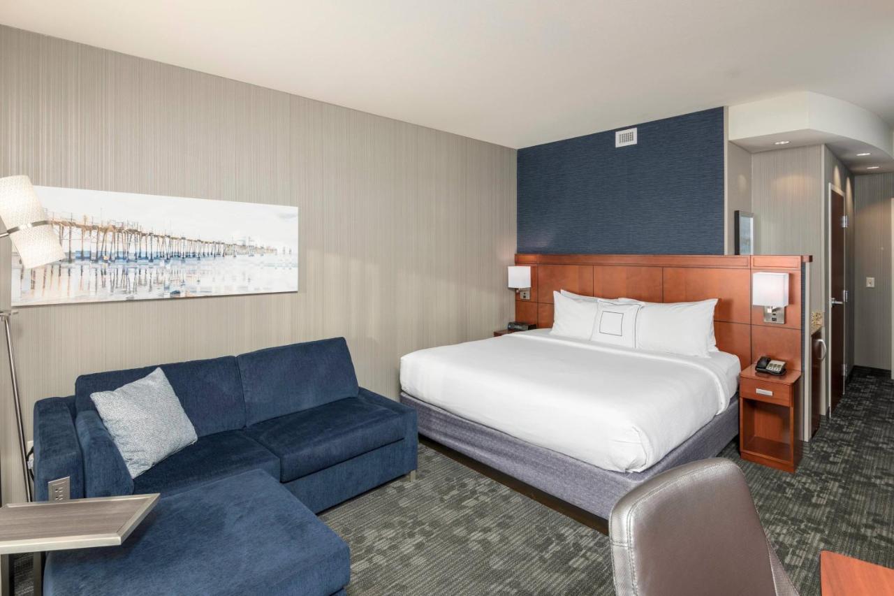 Courtyard By Marriott San Diego Oceanside Exterior photo