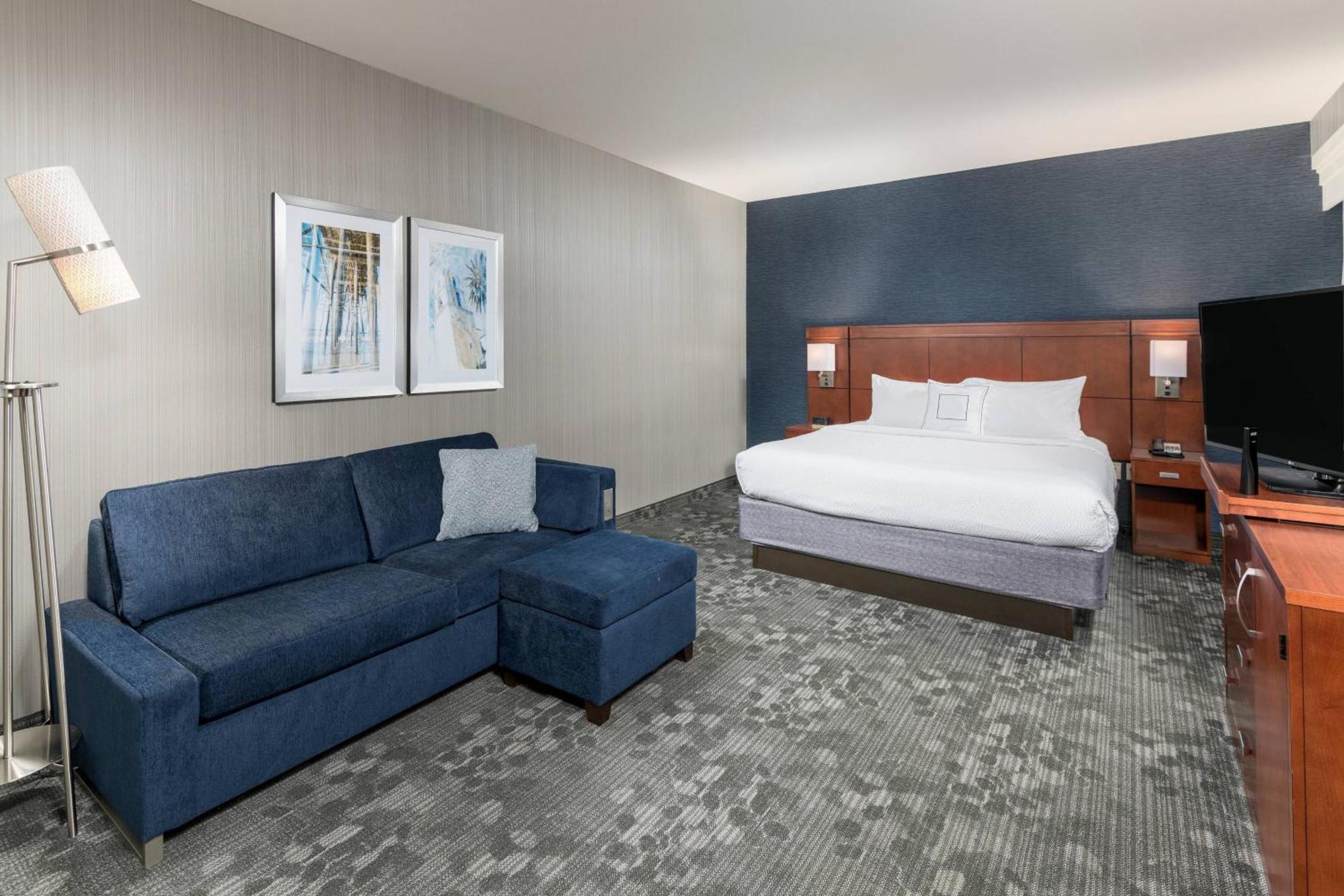 Courtyard By Marriott San Diego Oceanside Exterior photo
