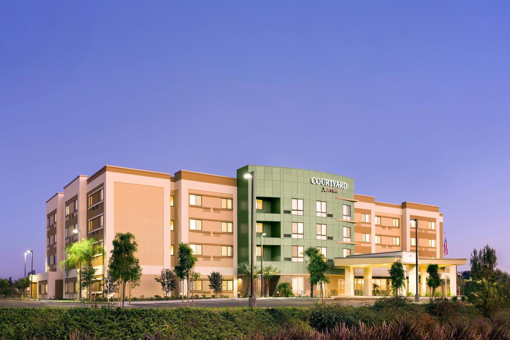 Courtyard By Marriott San Diego Oceanside Exterior photo