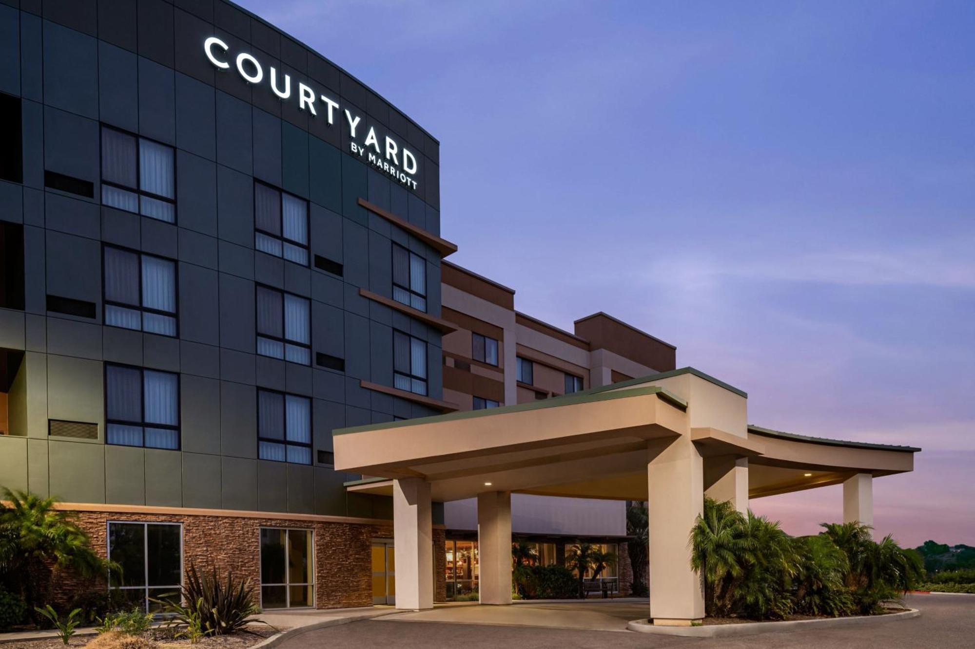 Courtyard By Marriott San Diego Oceanside Exterior photo