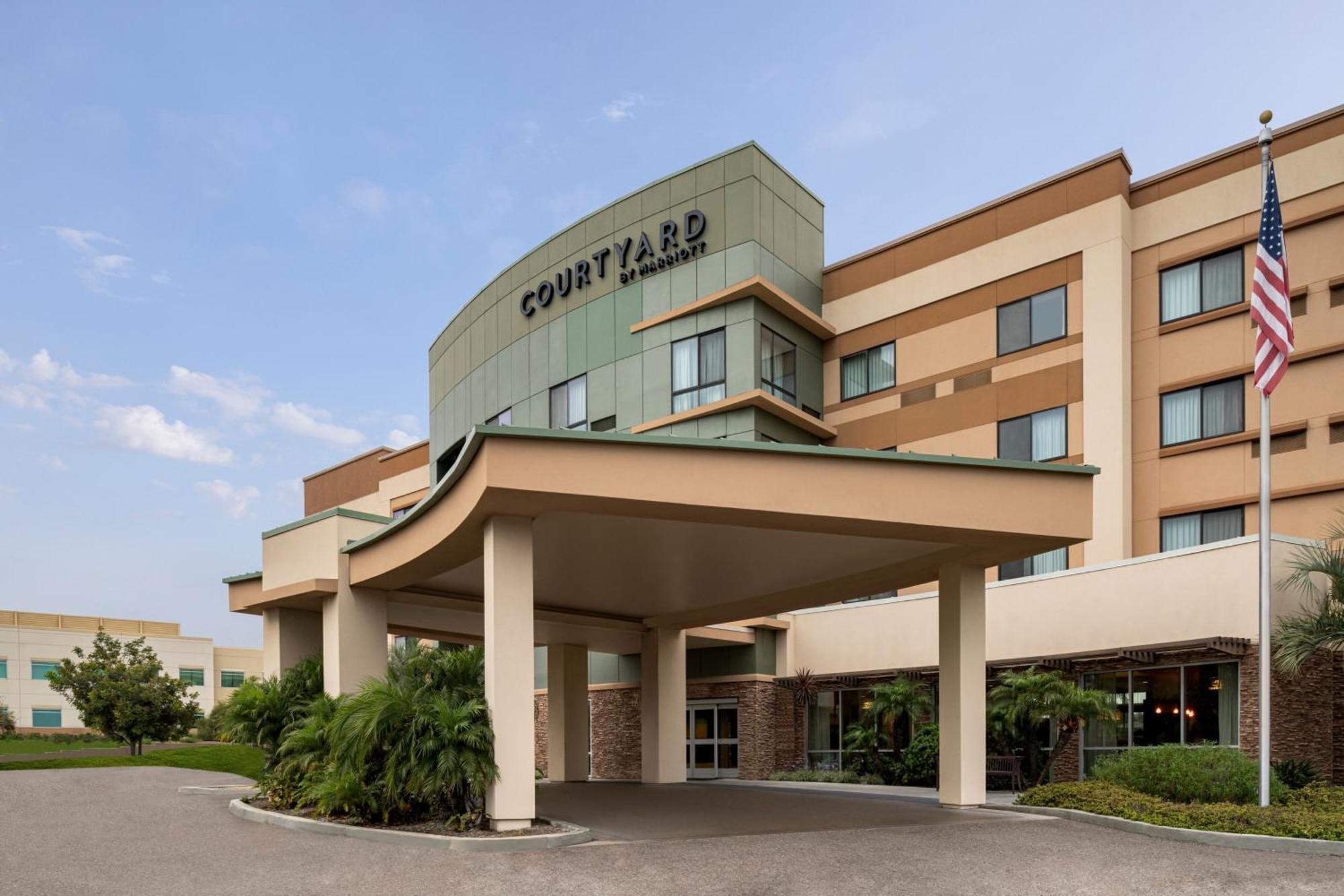 Courtyard By Marriott San Diego Oceanside Exterior photo